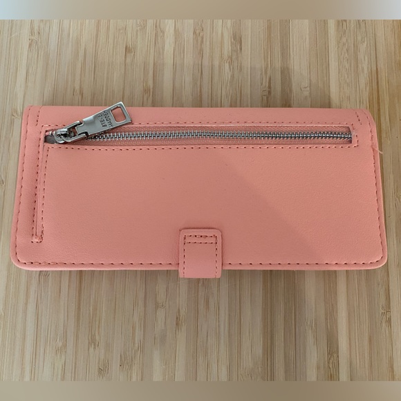 Steven madden coral wallet - Picture 2 of 4